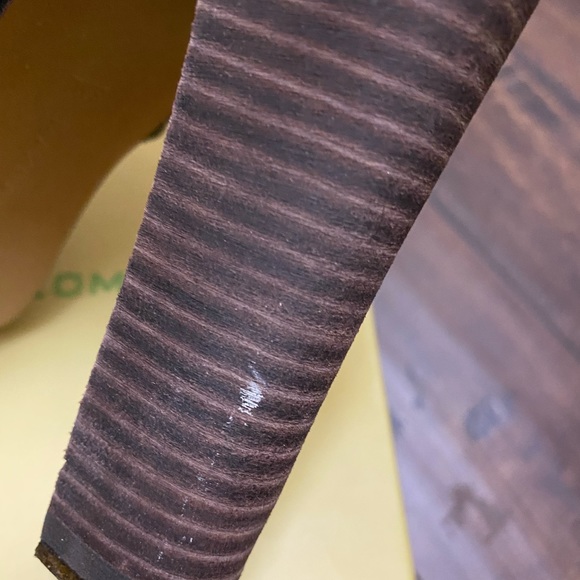 Ankle bootie, heel - Picture 6 of 11